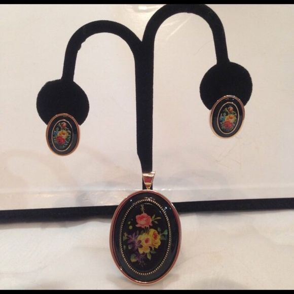 Vtg Enamel Floral Spray Pendant and Earring Set - Picture 2 of 3